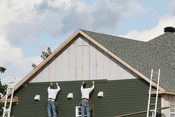 Professional Siding technician working in Hamptonville, NC